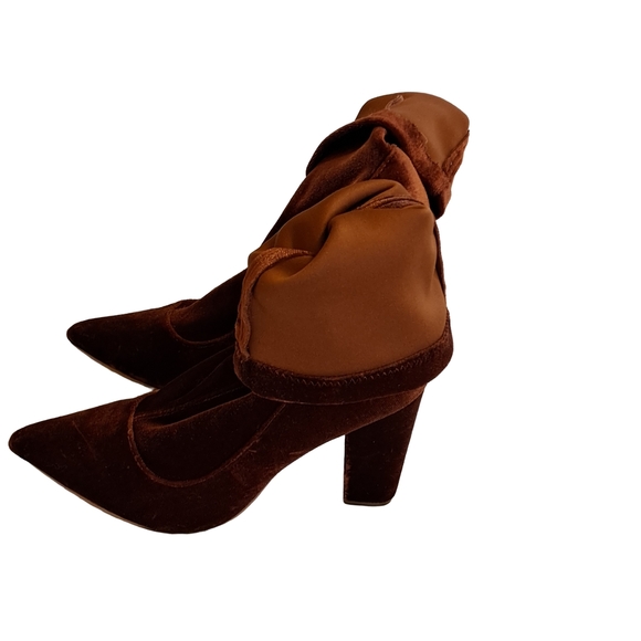 Vintage Forever 21 Velvet Heeled Pointed Toe Boots in Deep Cognac Brown - Picture 4 of 6